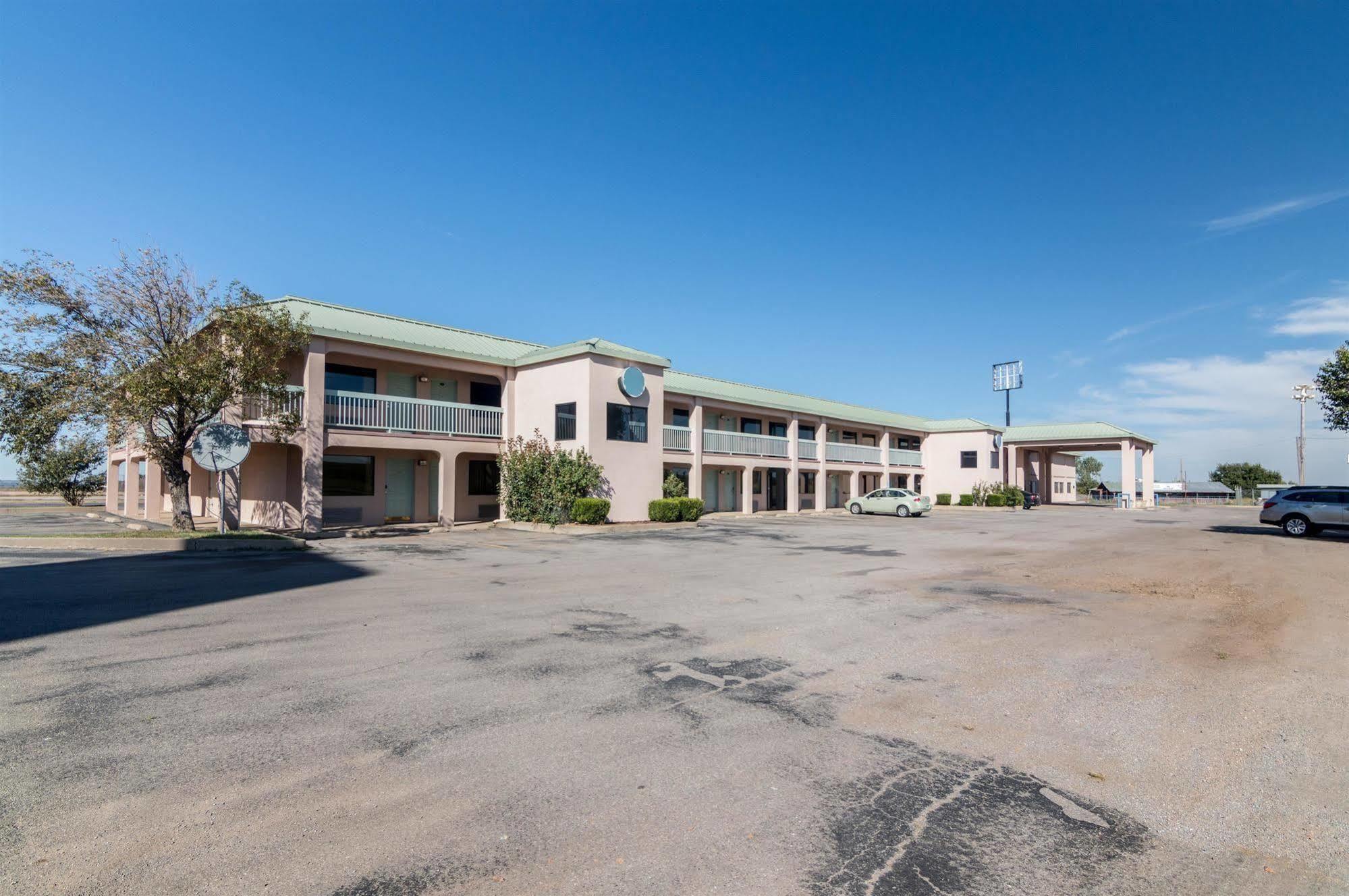 Motel 6 Erick Exterior photo